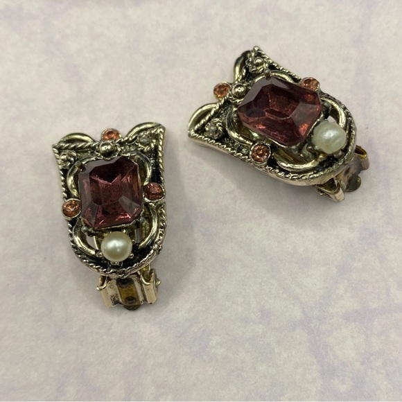 Vintage Clip On Earrings Purple Stone & Faux Pearl - Picture 3 of 7
